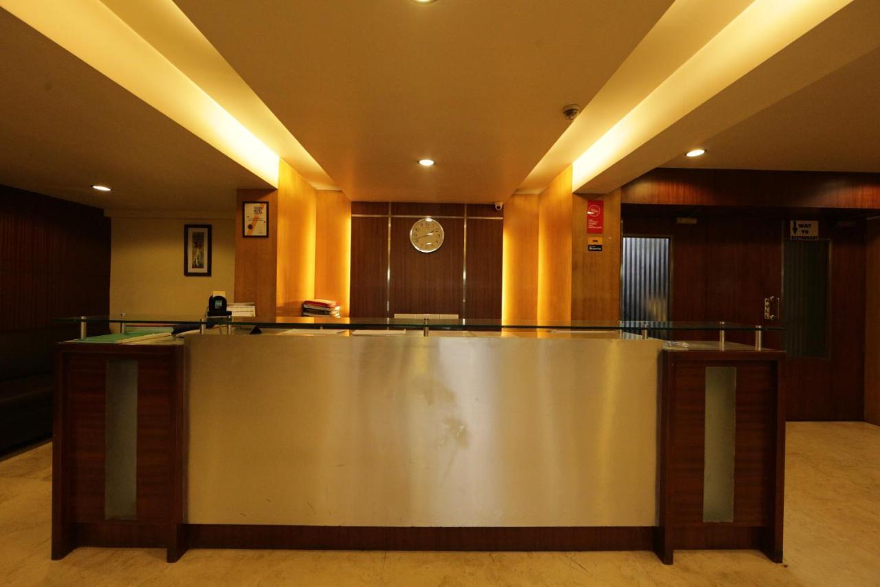 מומביי Lucky Hotel Goregaon מראה חיצוני תמונה