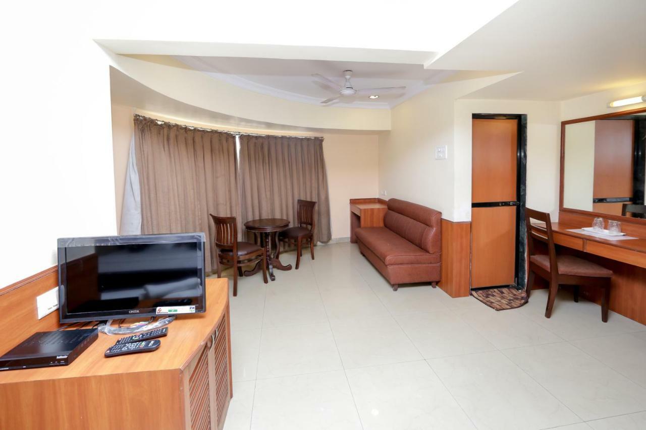מומביי Lucky Hotel Goregaon מראה חיצוני תמונה