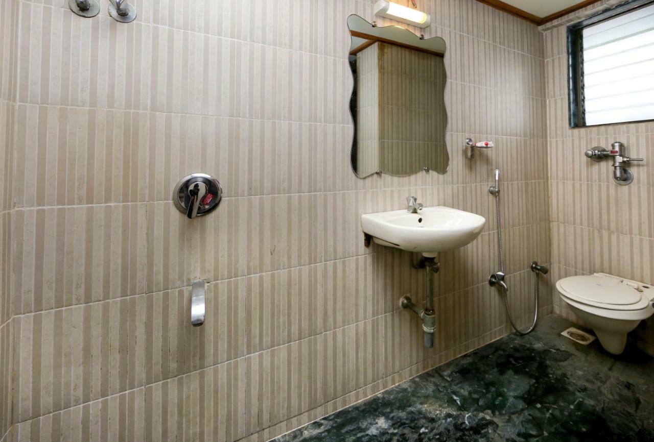 מומביי Lucky Hotel Goregaon מראה חיצוני תמונה