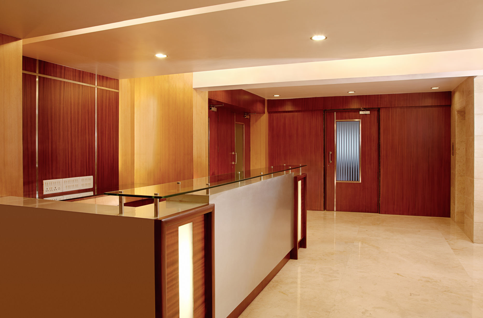 מומביי Lucky Hotel Goregaon מראה חיצוני תמונה